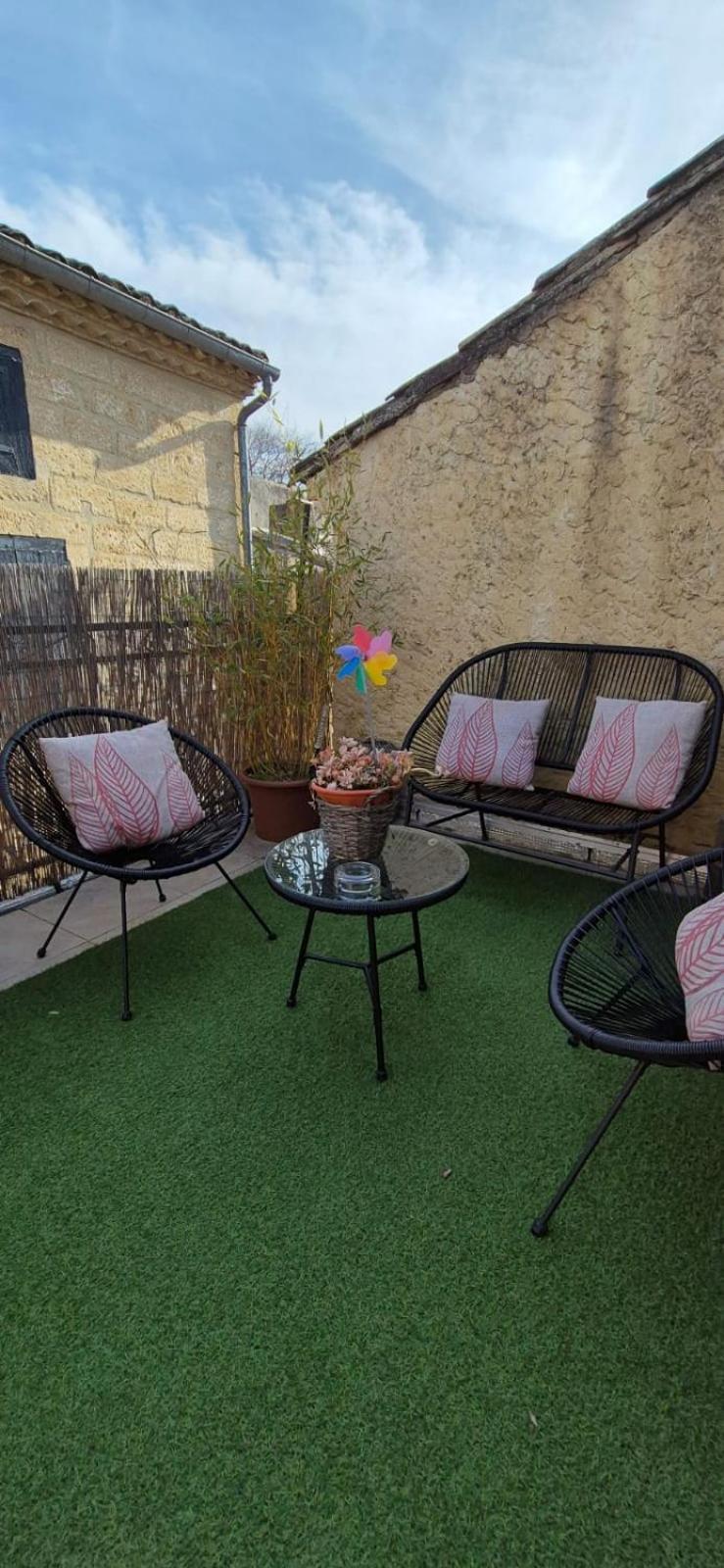 Proche D'Uzes La Terrasse Du Soleil Levant Collias ภายนอก รูปภาพ