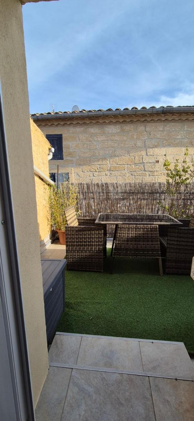 Proche D'Uzes La Terrasse Du Soleil Levant Collias ภายนอก รูปภาพ