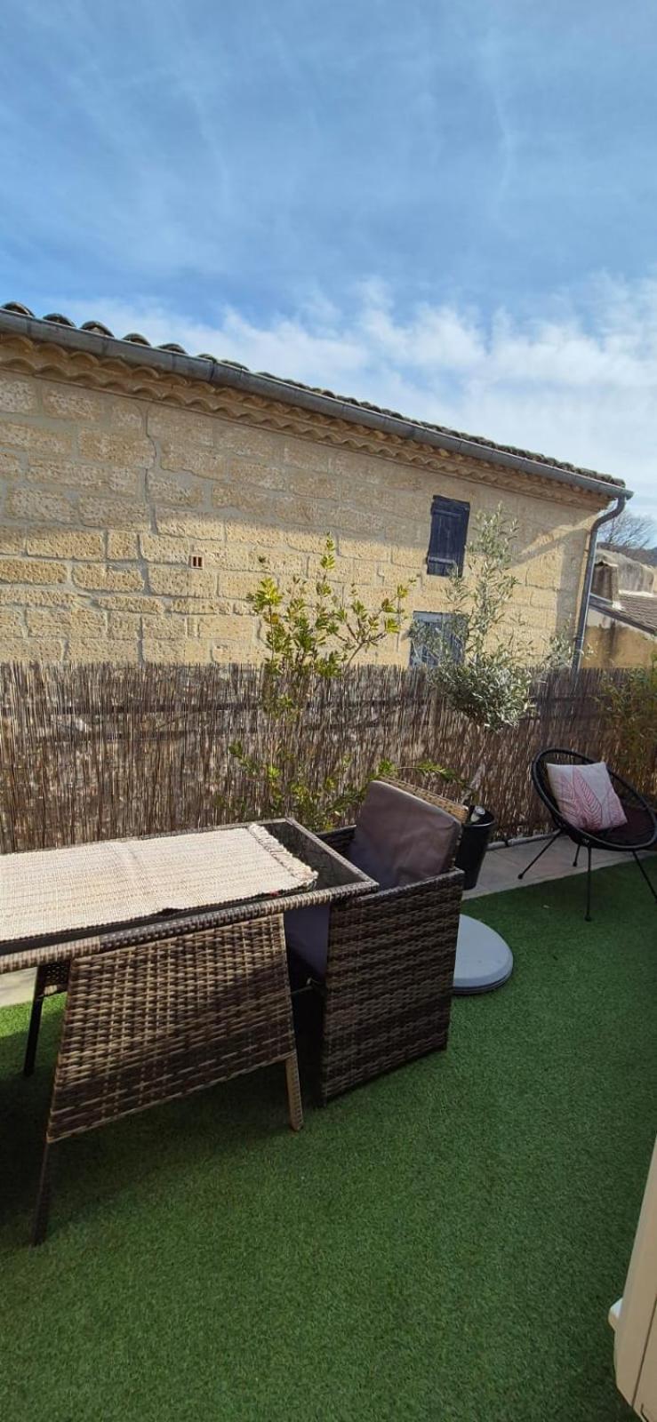 Proche D'Uzes La Terrasse Du Soleil Levant Collias ภายนอก รูปภาพ